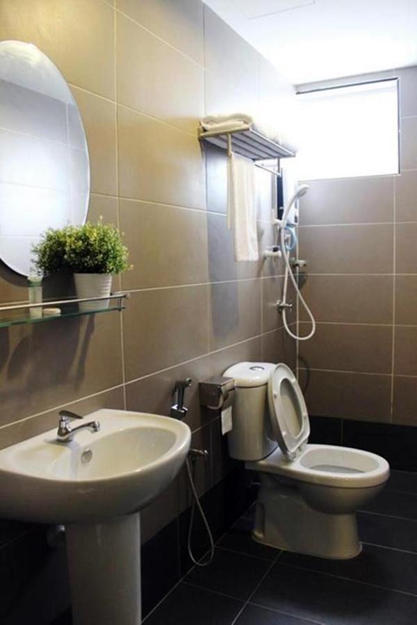 Hotel Sara'S Inn, Shah Alam Kültér fotó